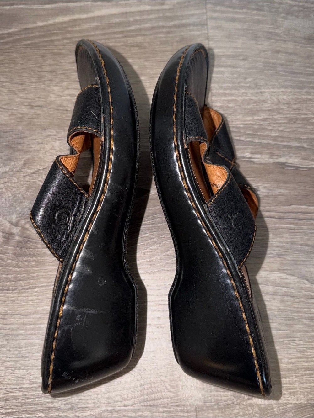 Born Black Leather upper crossover slip on Slide Sandals 7 - Picture 6 of 11